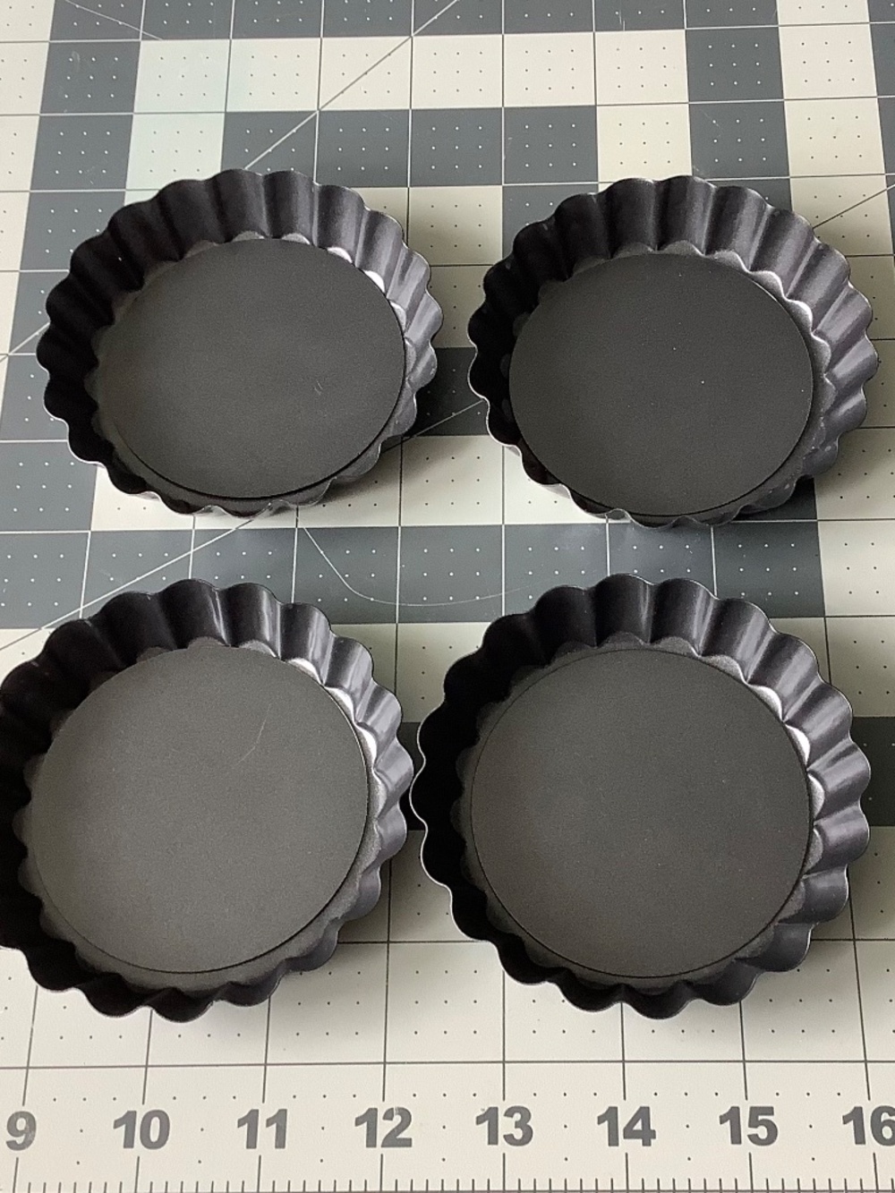 Set of 4 Mini Metal Tart Tartlet Pans with Removable Bottoms